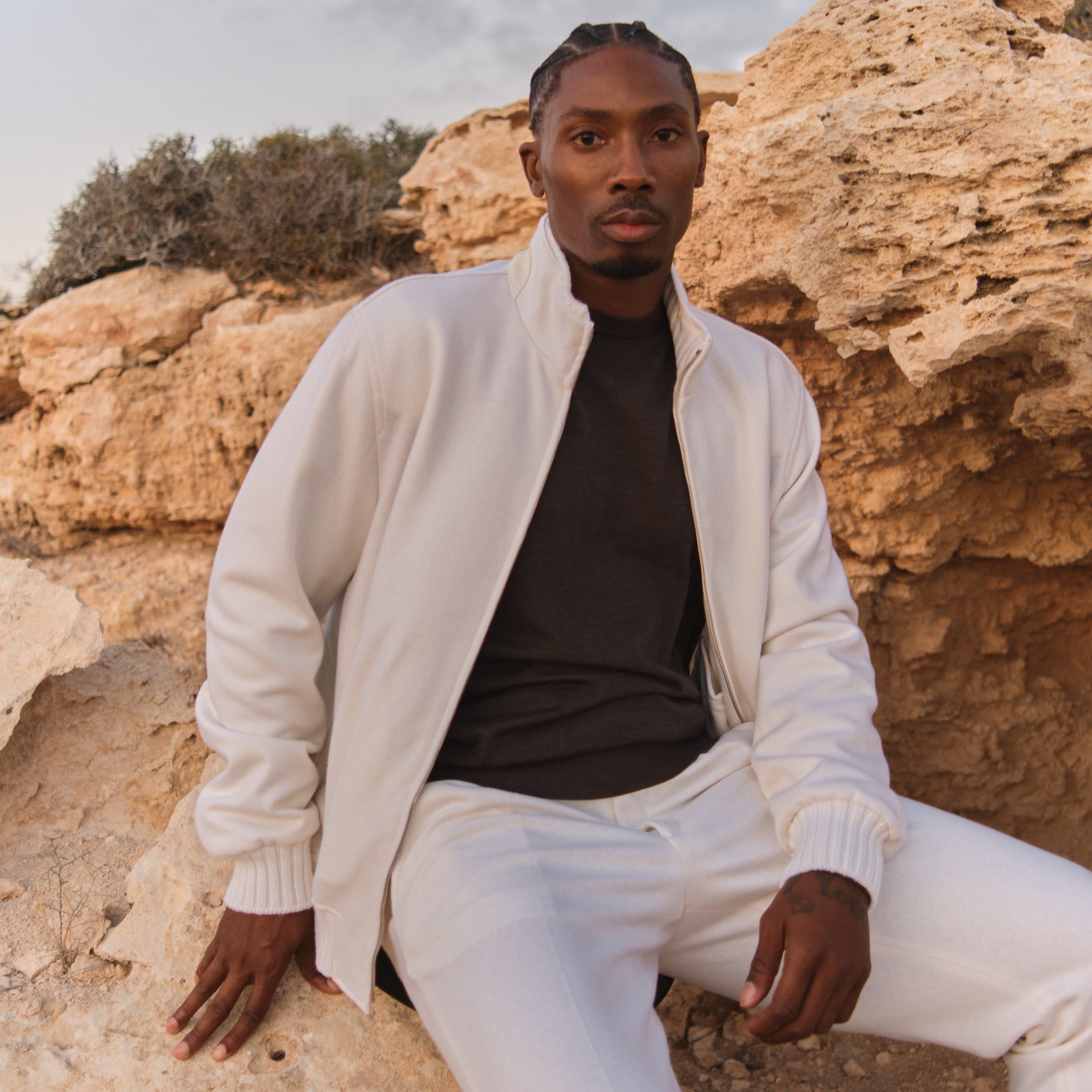 MANDELLI SUIT IN WHITE COLOUR